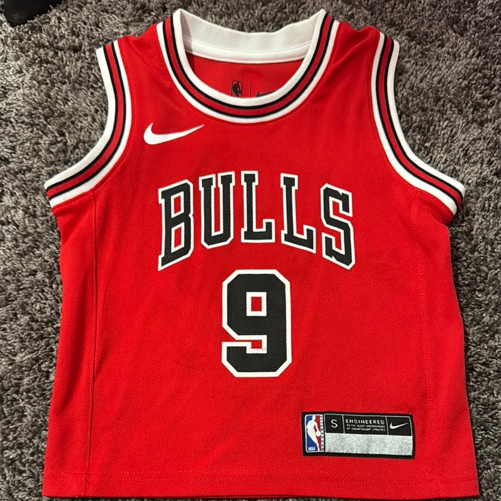 Nike Bulls Red and White Jersey
